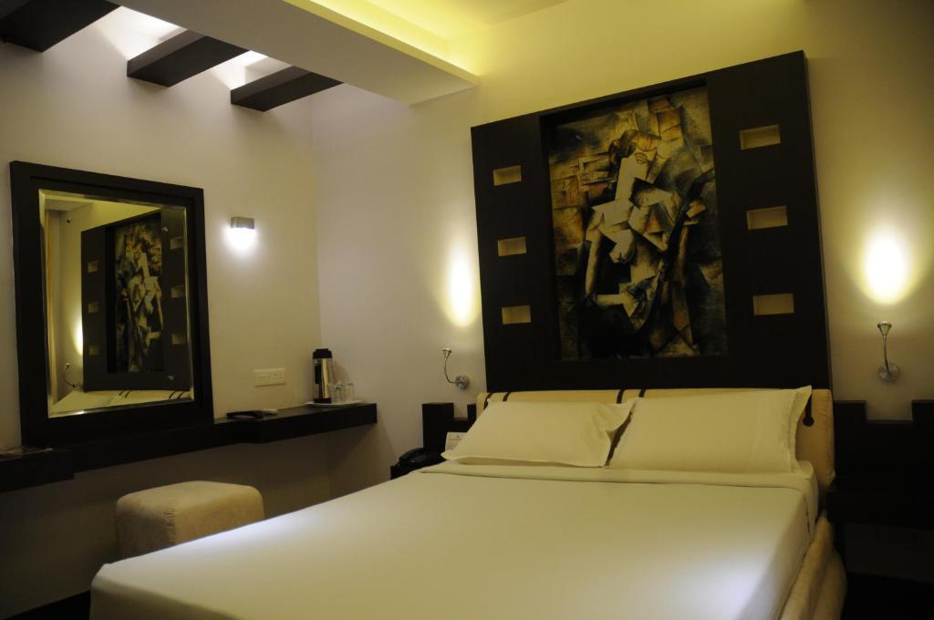 Hotel Gokulam Park Chennai Bagian luar foto