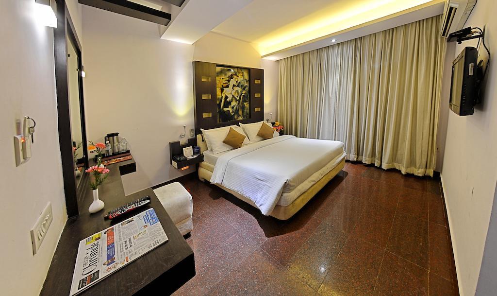 Hotel Gokulam Park Chennai Bagian luar foto