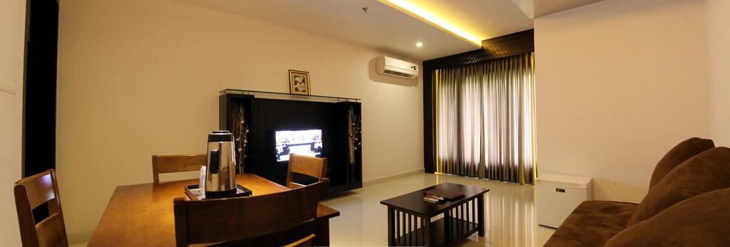 Hotel Gokulam Park Chennai Bagian luar foto
