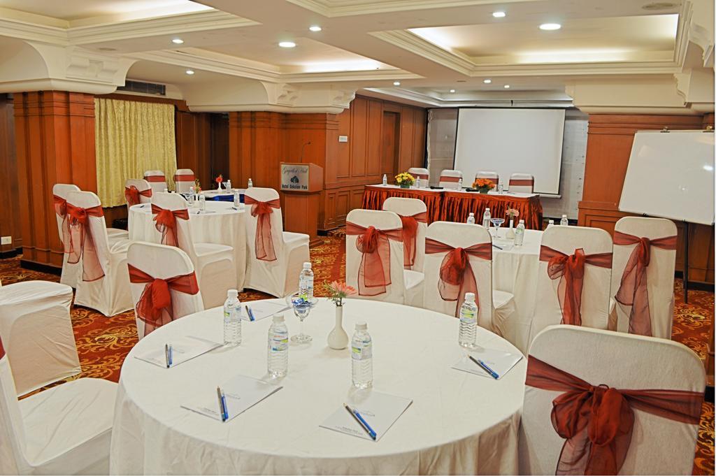 Hotel Gokulam Park Chennai Bagian luar foto