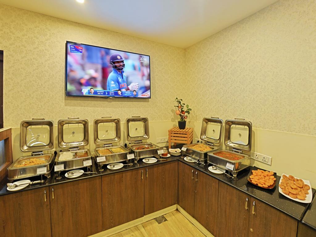 Hotel Gokulam Park Chennai Bagian luar foto