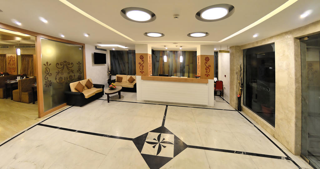 Hotel Gokulam Park Chennai Bagian luar foto