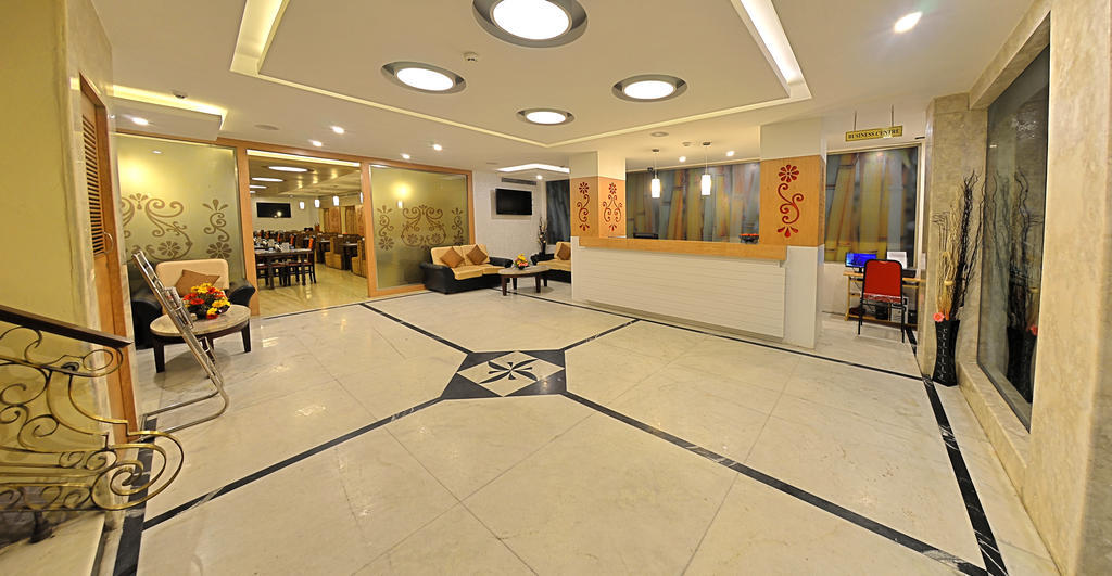 Hotel Gokulam Park Chennai Bagian luar foto