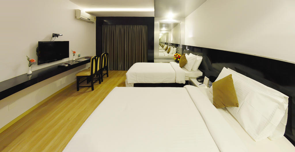 Hotel Gokulam Park Chennai Bagian luar foto