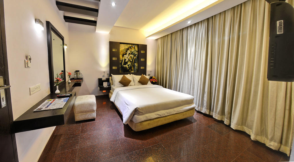 Hotel Gokulam Park Chennai Bagian luar foto