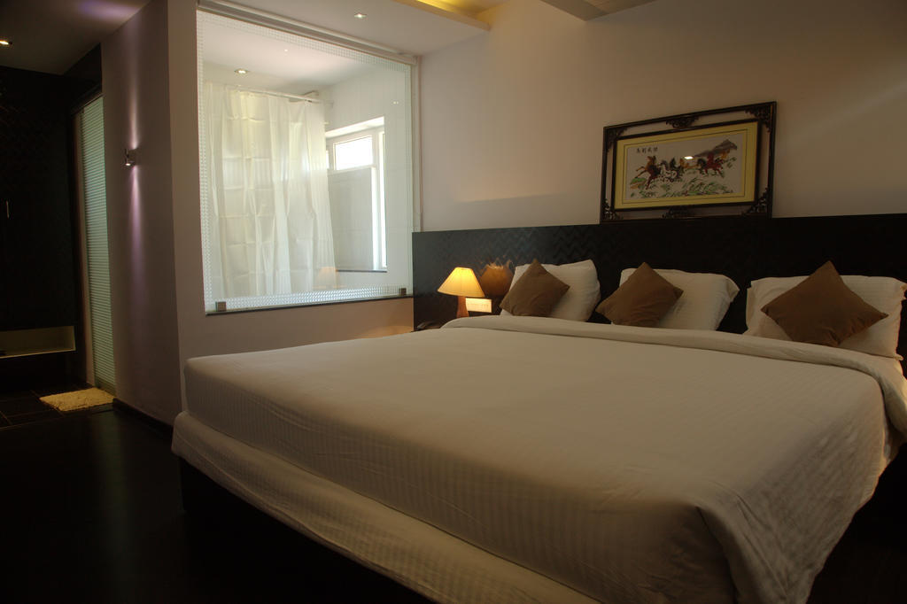 Hotel Gokulam Park Chennai Bagian luar foto
